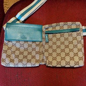 Gucci Pre-Owned double-pocket GG canvas belt bag